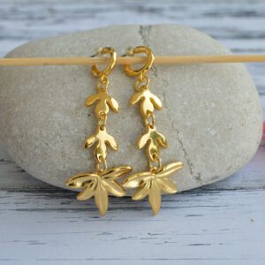 Longues Boucles d'oreilles feuilles d'or