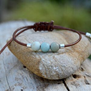 Bracelet minimaliste en cuir et amazonite